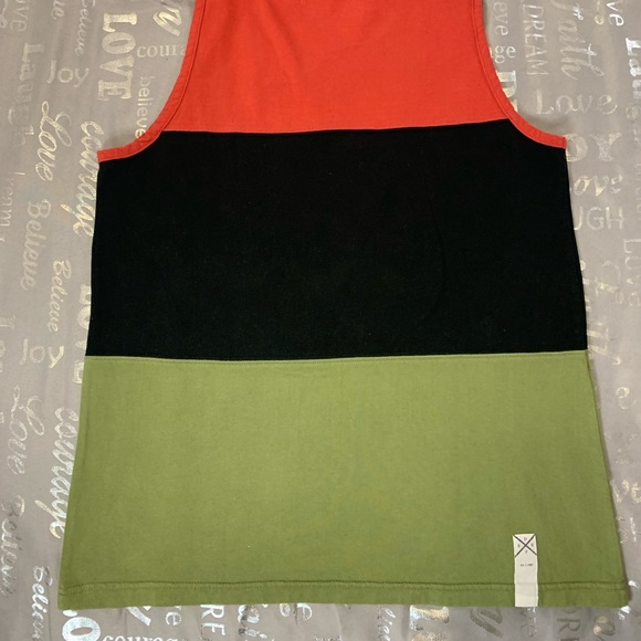 10.Deep Tank Top - Picture 8 of 8